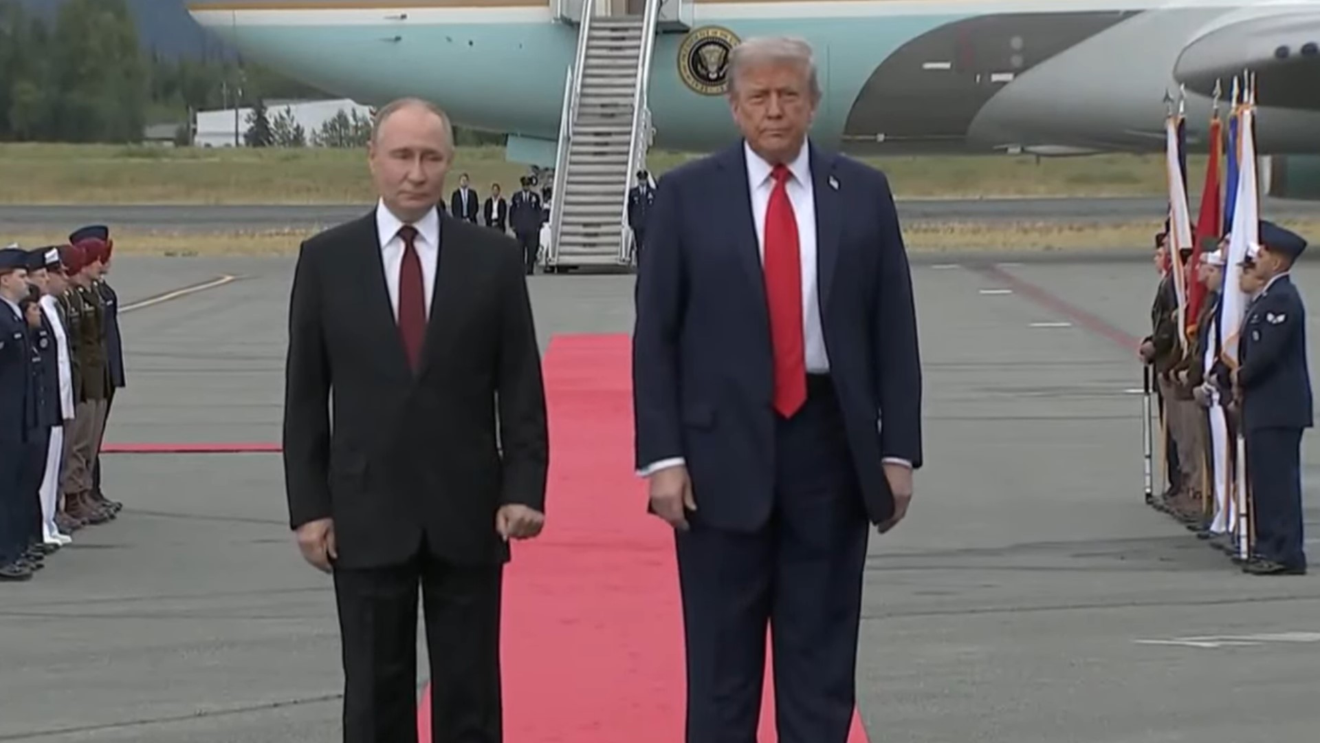 Donald Trump zrobił to, gdy zobaczył Putina. Publiczność oniemiała